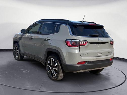 Sting-Gray Clearcoat 2024 Jeep Compass Limited