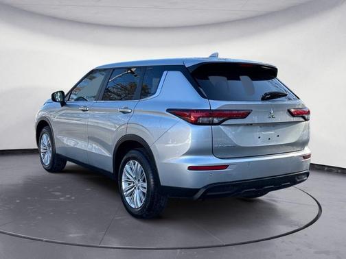 2024 Mitsubishi Outlander ES 2.5 S-AWC