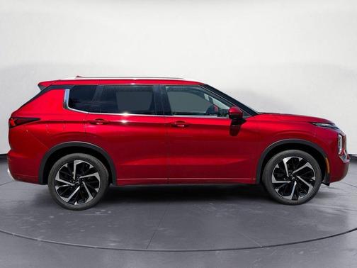 Red Diamond 2022 Mitsubishi Outlander SEL S-AWC