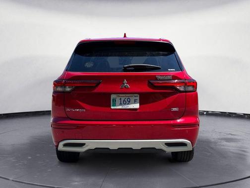 Red Diamond 2022 Mitsubishi Outlander SEL S-AWC
