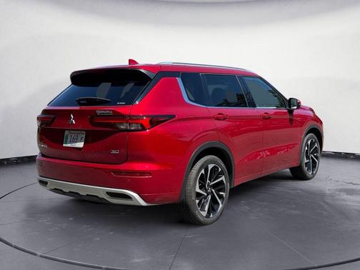 Red Diamond 2022 Mitsubishi Outlander SEL S-AWC