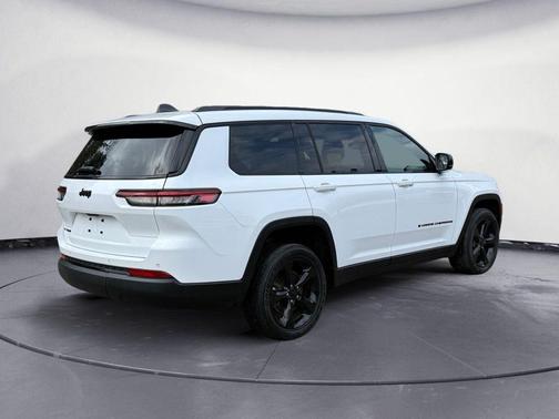 2022 Jeep Grand Cherokee L Altitude
