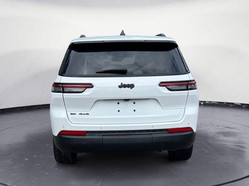 2022 Jeep Grand Cherokee L Altitude
