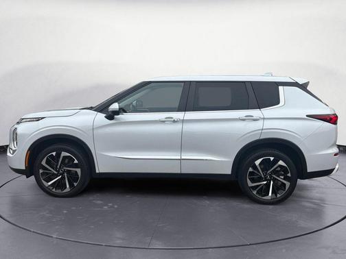 Wh 2023 Mitsubishi Outlander SE Special Edition 2WD