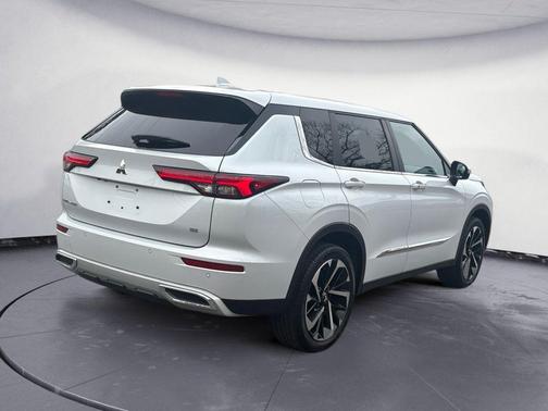 Wh 2023 Mitsubishi Outlander SE Special Edition 2WD