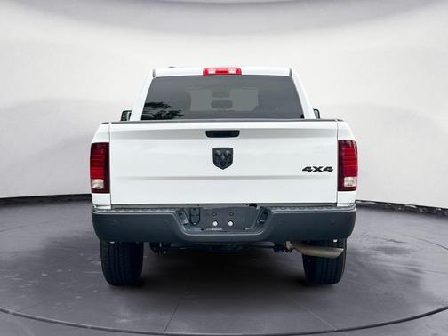2024 RAM 1500 Classic Warlock Crew Cab 4x4 5'7' Box