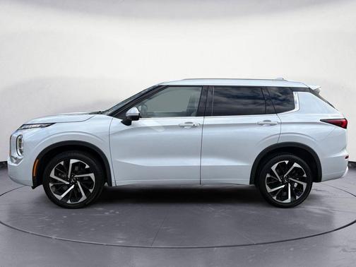 2023 Mitsubishi Outlander 