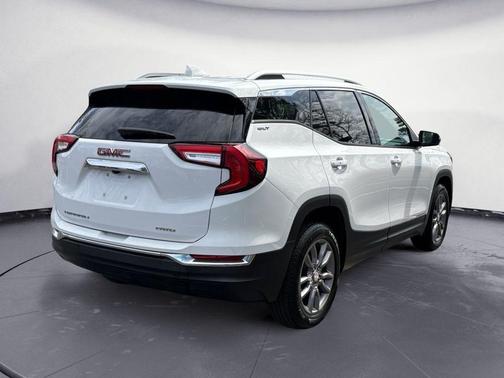 Summit White 2024 GMC Terrain SLT