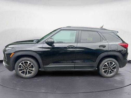 Mosaic Black Metallic 2025 Chevrolet Trailblazer LT