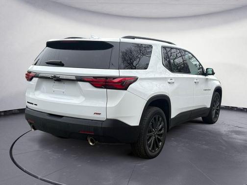 Summit White 2023 Chevrolet Traverse RS