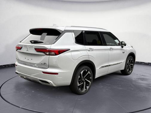 2025 Mitsubishi Outlander PHEV SEL