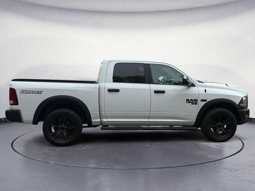 Bright White Clearcoat 2021 RAM 1500 Classic SLT