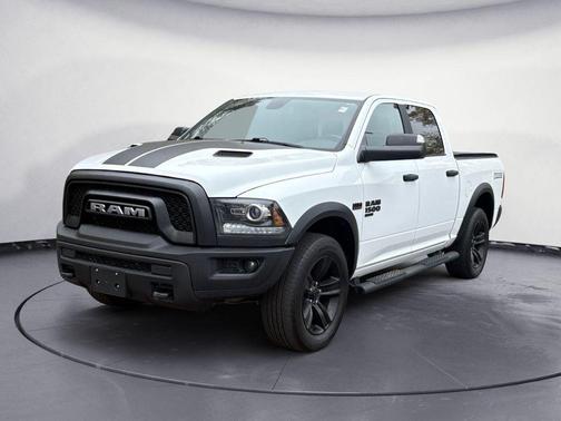 Bright White Clearcoat 2021 RAM 1500 Classic SLT