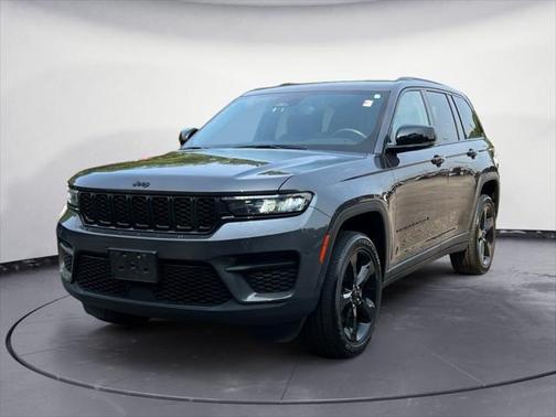 2022 Jeep Grand Cherokee Altitude