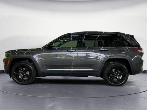 2022 Jeep Grand Cherokee Altitude