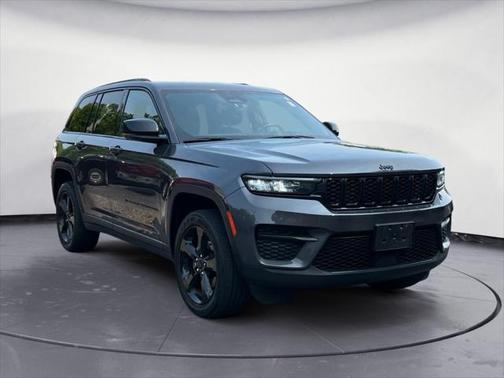 2022 Jeep Grand Cherokee Altitude