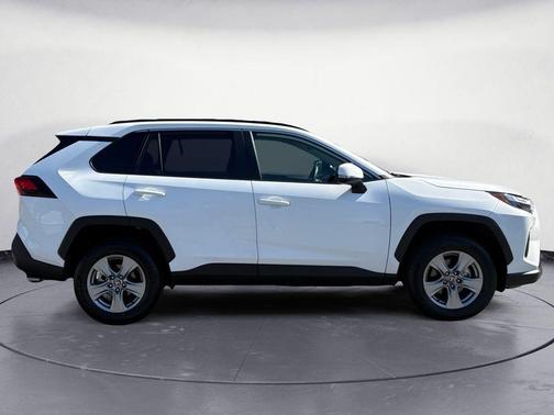 Wh 2025 Toyota RAV4 XLE