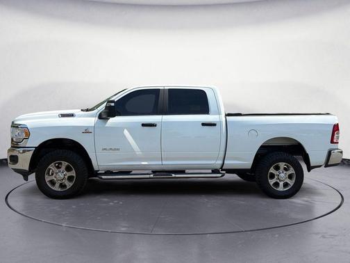 Bright White Clearcoat 2024 RAM 2500 Big Horn Crew Cab 4x4 6'4' Box