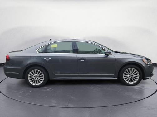2017 Volkswagen Passat 1.8T SE