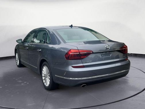 2017 Volkswagen Passat 1.8T SE