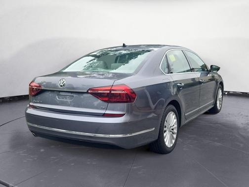 2017 Volkswagen Passat 1.8T SE