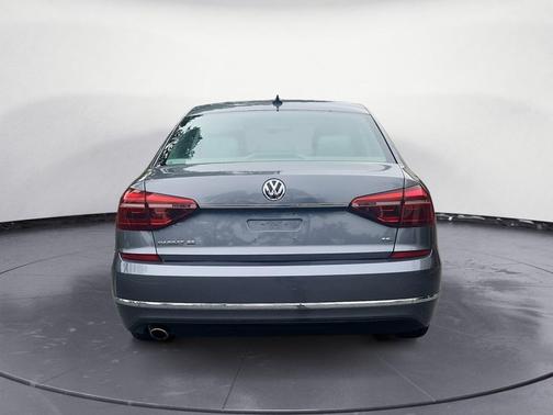 2017 Volkswagen Passat 1.8T SE
