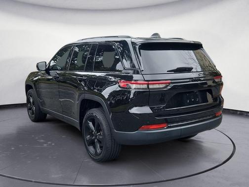 2022 Jeep Grand Cherokee Altitude