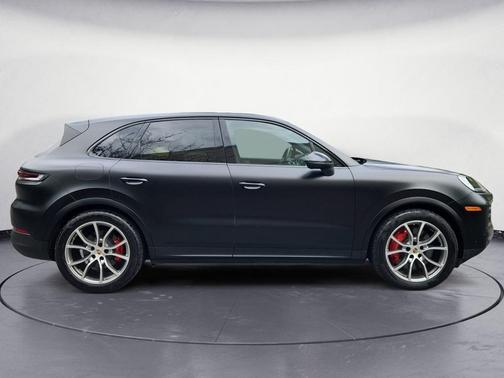 2024 Porsche Cayenne S