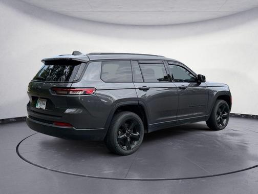 Baltic Gray Metallic Clearcoat 2023 Jeep Grand Cherokee L Altitude