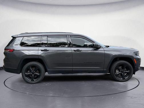 Baltic Gray Metallic Clearcoat 2023 Jeep Grand Cherokee L Altitude
