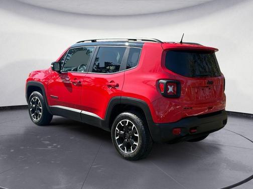 2023 Jeep Renegade Trailhawk