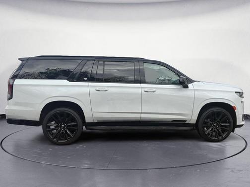 2022 Cadillac Escalade ESV Sport