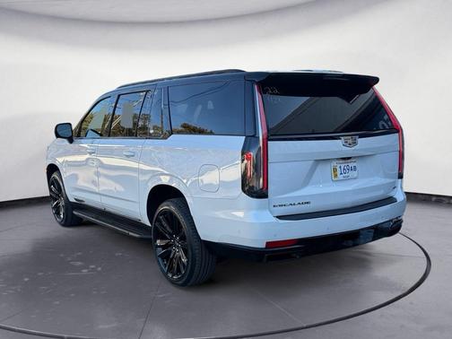 2022 Cadillac Escalade ESV Sport