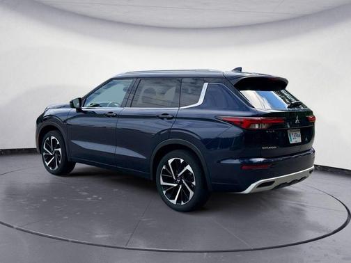 Cosmic Blue Metallic 2024 Mitsubishi Outlander SEL S-AWC
