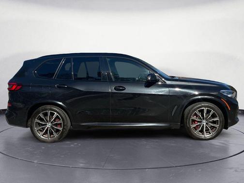 Black Sapphire Metallic 2022 BMW X5 xDrive40i