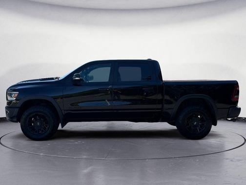 Diamond Black Crystal Pearlcoat 2022 RAM 1500 Rebel