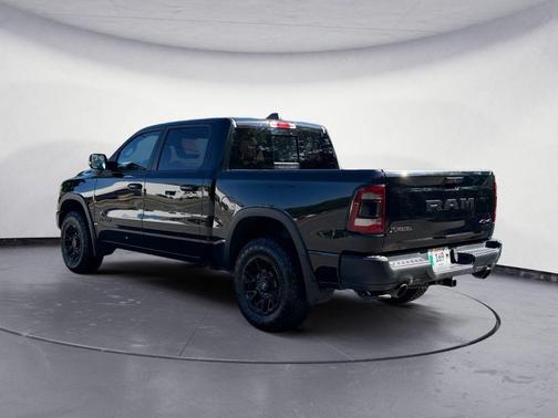 Diamond Black Crystal Pearlcoat 2022 RAM 1500 Rebel