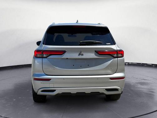 Alloy Silver Metallic 2024 Mitsubishi Outlander SEL 2.5 S-AWC