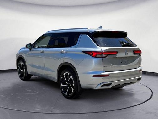 Alloy Silver Metallic 2024 Mitsubishi Outlander SEL 2.5 S-AWC