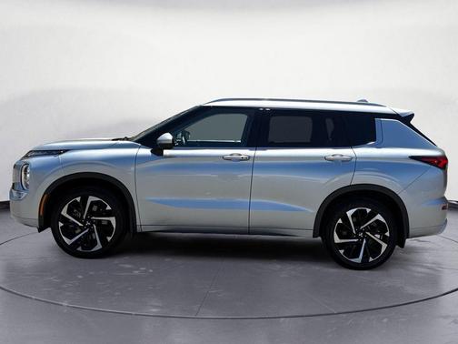 Alloy Silver Metallic 2024 Mitsubishi Outlander SEL 2.5 S-AWC