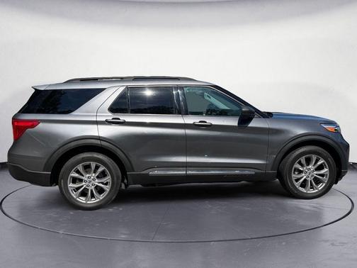 Carbonized Gray Metallic 2021 Ford Explorer XLT