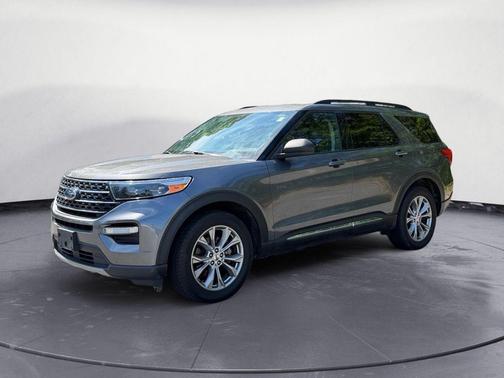 Carbonized Gray Metallic 2021 Ford Explorer XLT