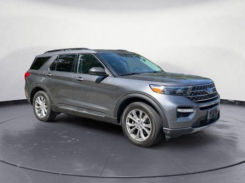 Carbonized Gray Metallic 2021 Ford Explorer XLT