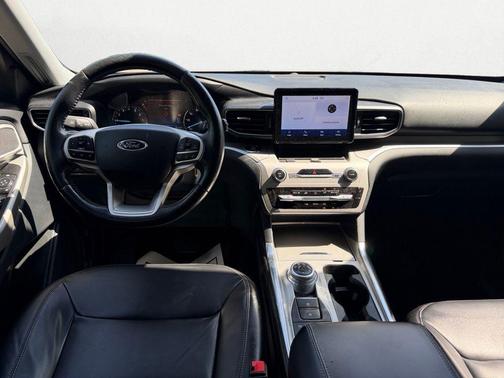 Carbonized Gray Metallic 2021 Ford Explorer XLT