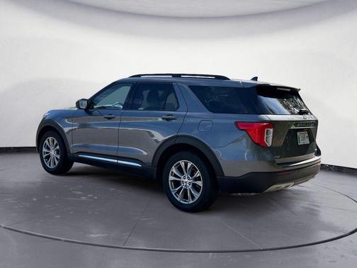 Carbonized Gray Metallic 2021 Ford Explorer XLT