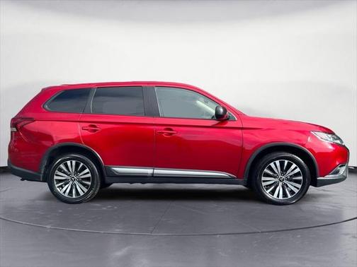 2020 Mitsubishi Outlander ES