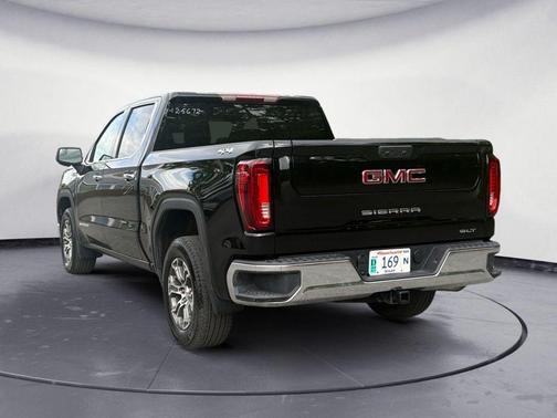 Onyx Black 2025 GMC Sierra 1500 SLT