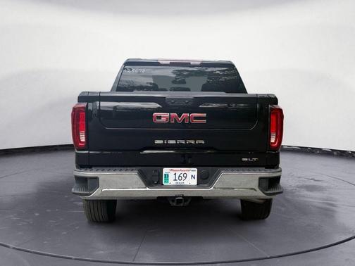 Onyx Black 2025 GMC Sierra 1500 SLT