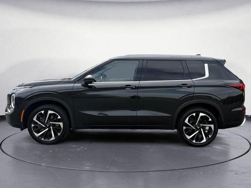 Black Diamond 2024 Mitsubishi Outlander SEL 2.5 S-AWC