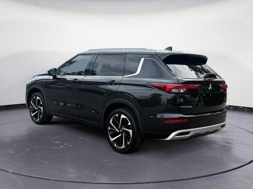 Black Diamond 2024 Mitsubishi Outlander SEL 2.5 S-AWC